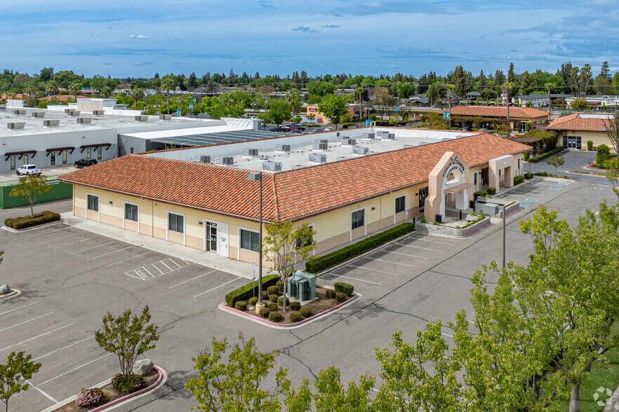 649 S County Center Dr, Visalia, CA à vendre - Aérien – Image 3 sur 10