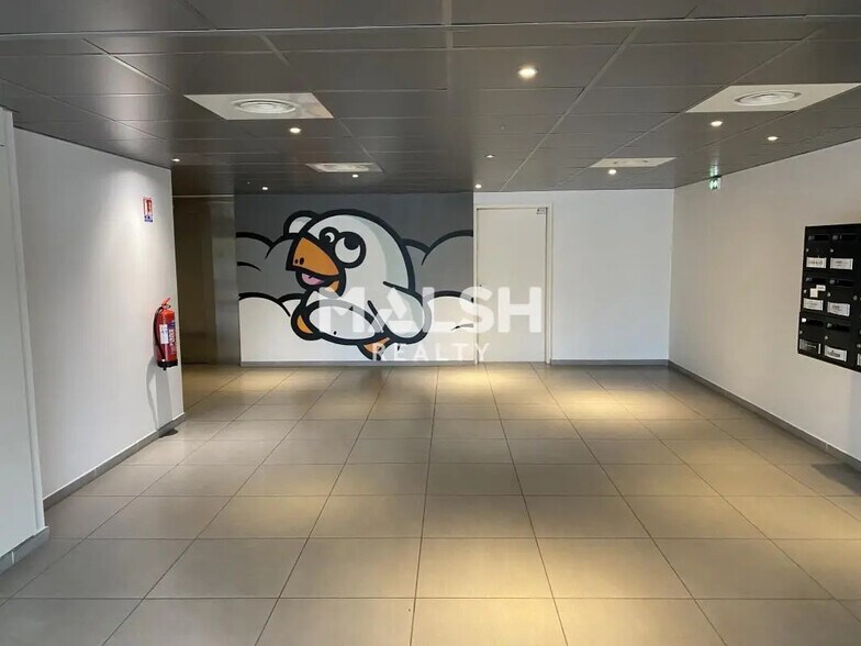 Bureau dans Dardilly à louer - Hall d’entrée – Image 3 sur 10