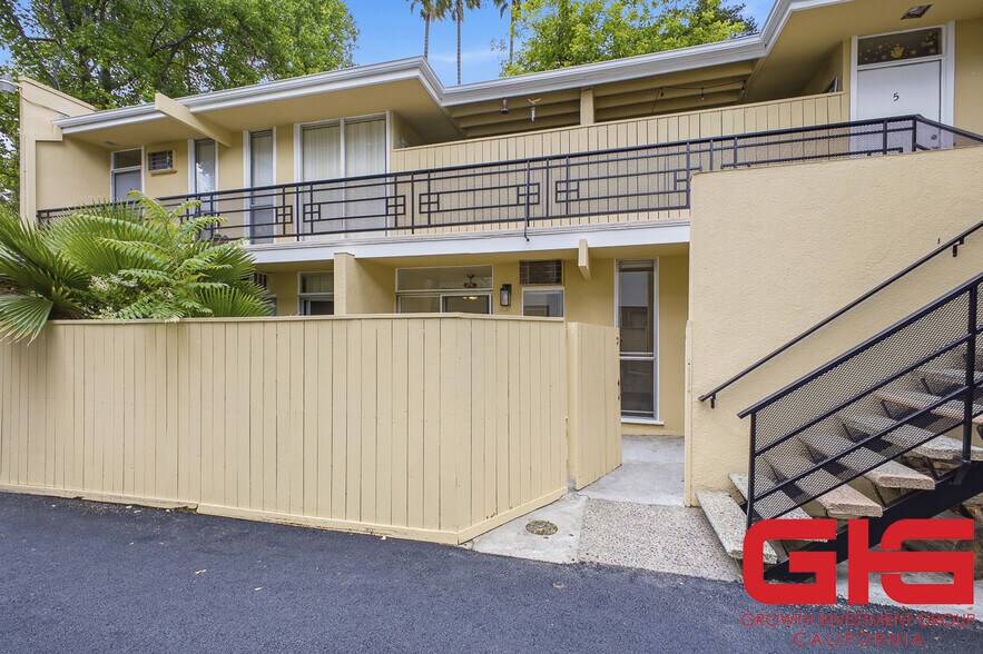 570 N Madison Ave, Pasadena, CA à vendre - Photo de l’immeuble – Image 3 sur 44