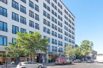 4446 Boul Saint-Laurent, Montréal, QC à louer Photo intérieure– Image 1 sur 31