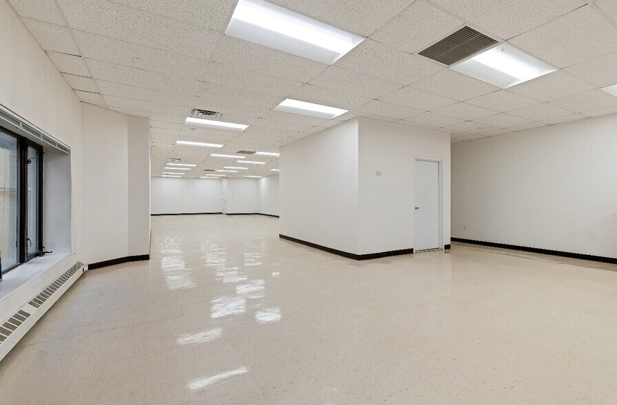 1055 Saint Johns Pl, Brooklyn, NY à louer - Photo de l’immeuble – Image 2 sur 9