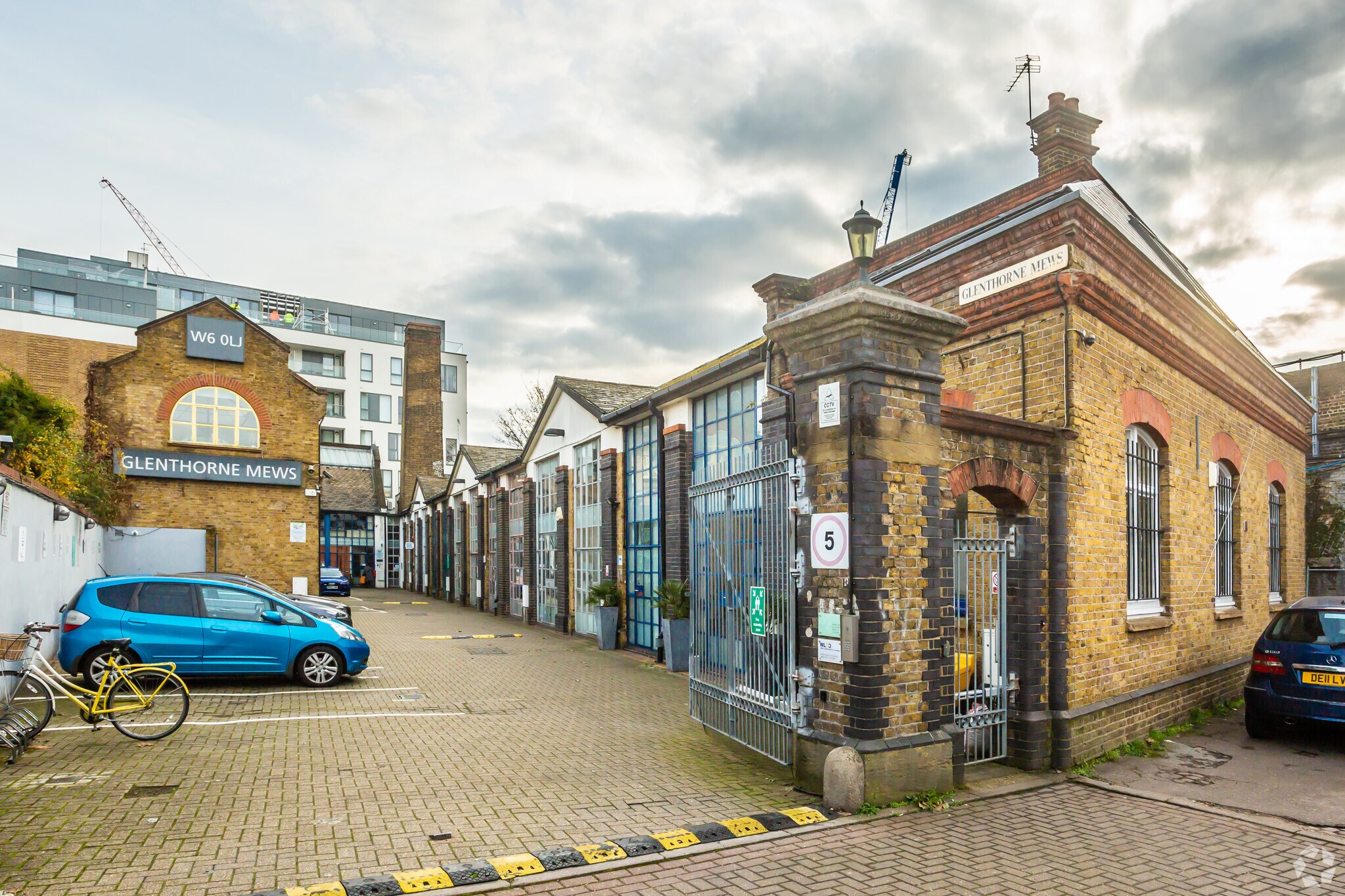 Glenthorne Mews, Londres à vendre Photo principale– Image 1 sur 4