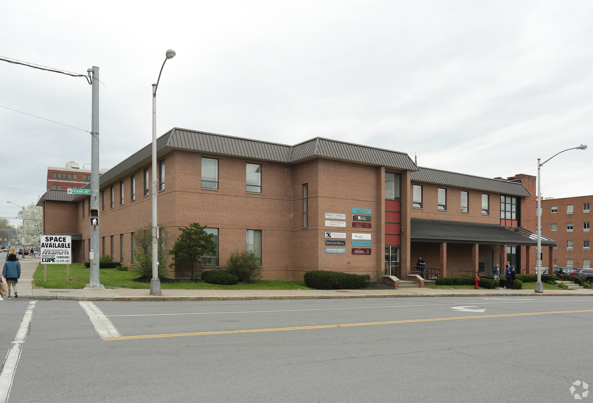 670 Franklin St, Schenectady, NY à louer Photo principale– Image 1 sur 9