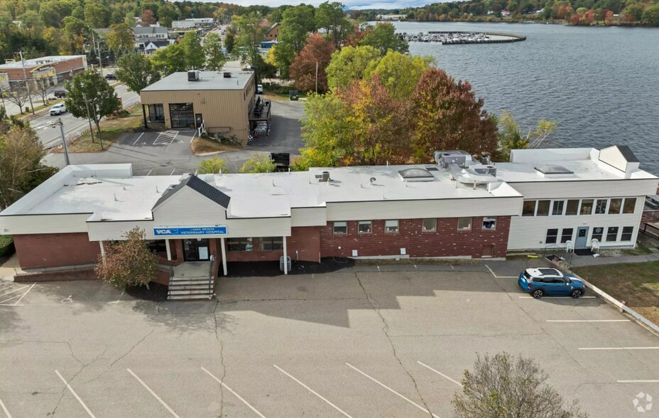 1266 Union Ave, Laconia, NH à vendre - Photo de l’immeuble – Image 3 sur 6