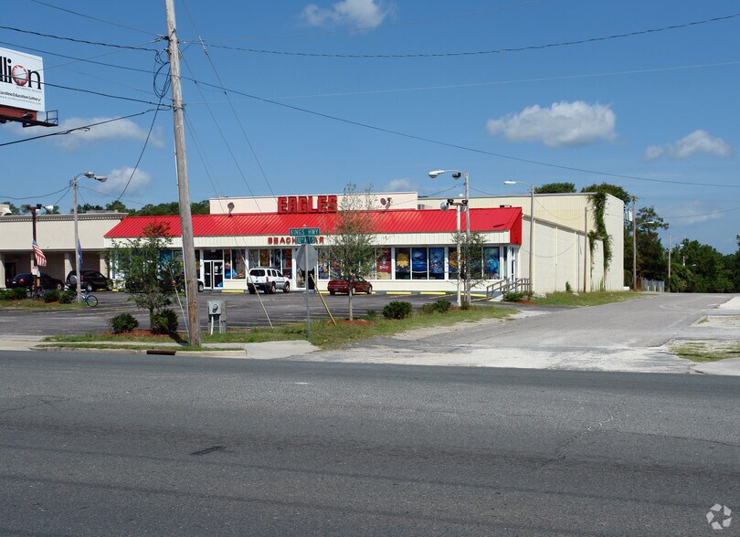 1012 S Kings Hwy, Myrtle Beach, SC à louer - Photo principale – Image 1 sur 2