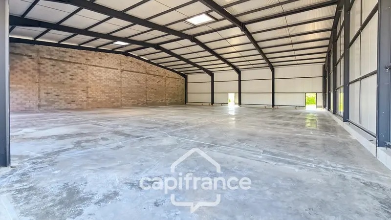 Local commercial dans Chalon-sur-Saône à louer - Photo de l’immeuble – Image 3 sur 3