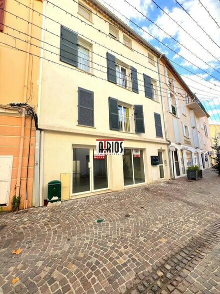 Local d’activités dans La Garde à louer - Photo de l’immeuble – Image 1 sur 10