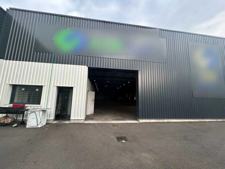 Local d’activités dans Montmerle-sur-Saône à louer - Photo de l’immeuble – Image 2 sur 10