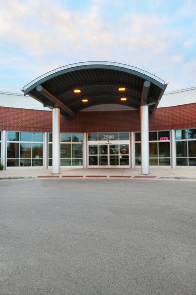 2550-2586 W Fabyan Pky, Batavia, IL à louer - Photo de l’immeuble – Image 3 sur 9