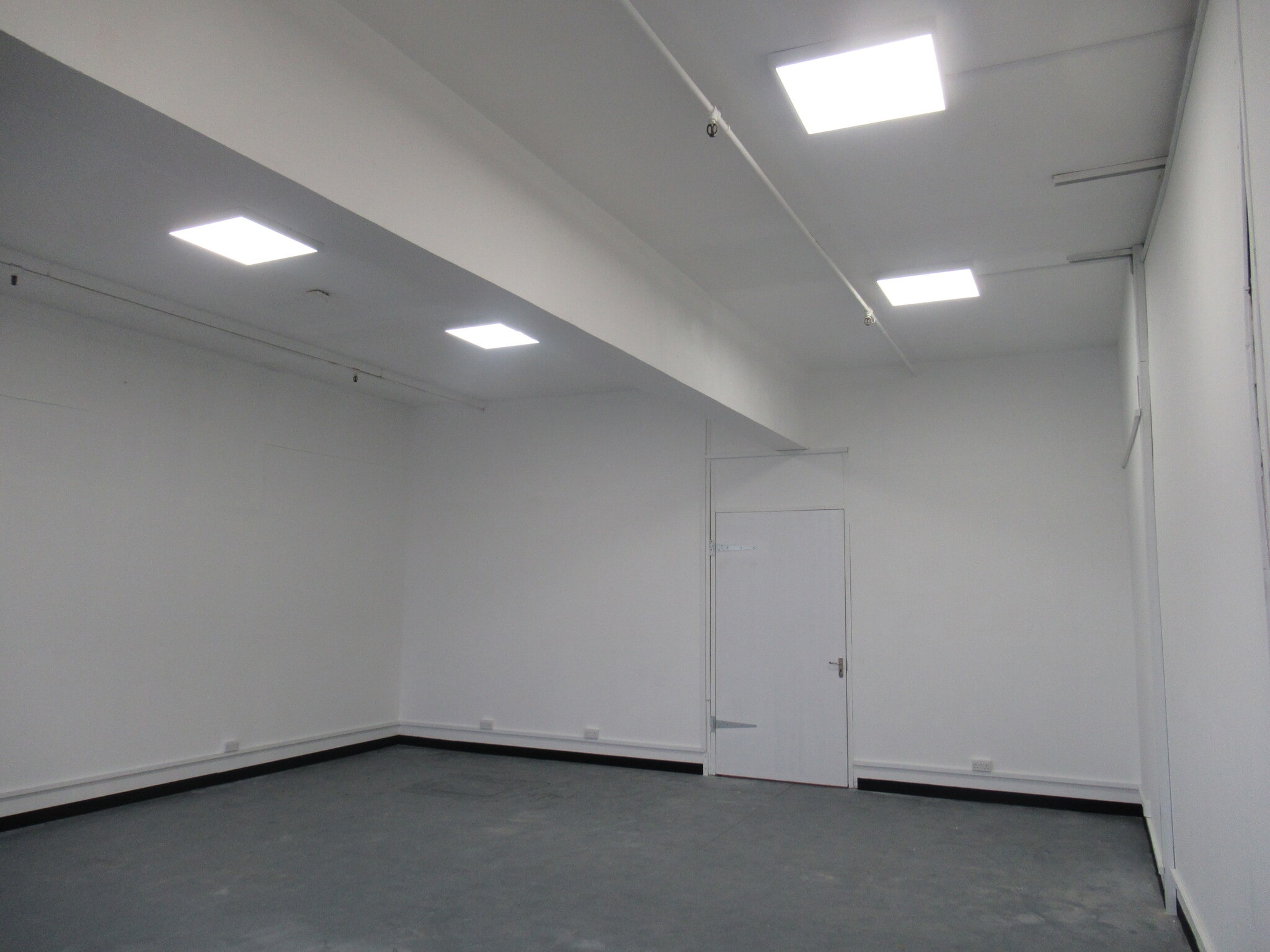 8 Deer Park Rd, Londres à louer Photo intérieure– Image 1 sur 4