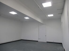 8 Deer Park Rd, Londres à louer Photo intérieure– Image 1 sur 4