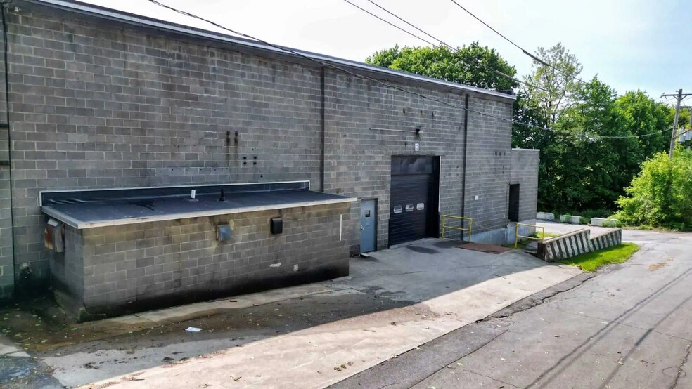 185 Warren St, Glens Falls, NY à louer - Photo de l’immeuble – Image 3 sur 13