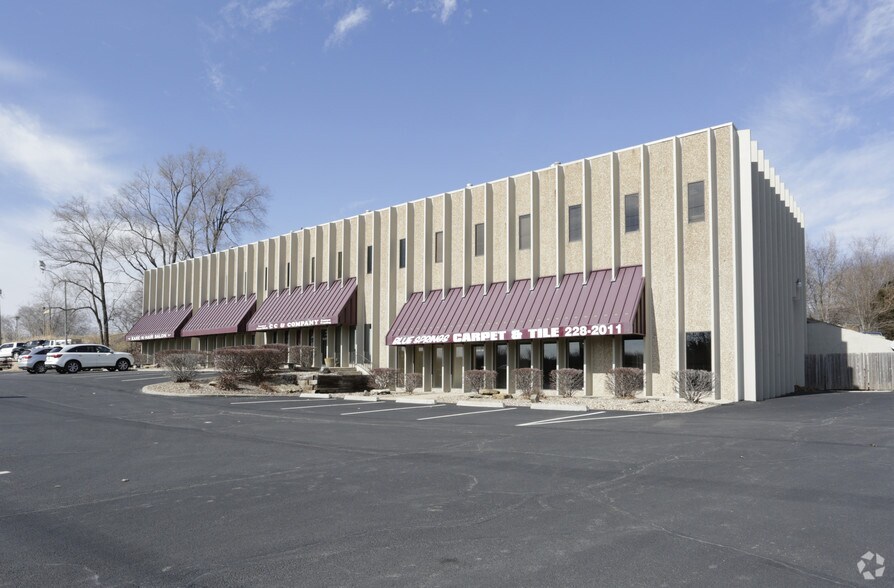 1701 SW Us-40 Hwy, Blue Springs, MO à louer - Photo principale – Image 1 sur 11