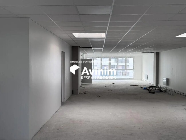 Plus de détails pour Bureau, Industriel/Logistique à louer
