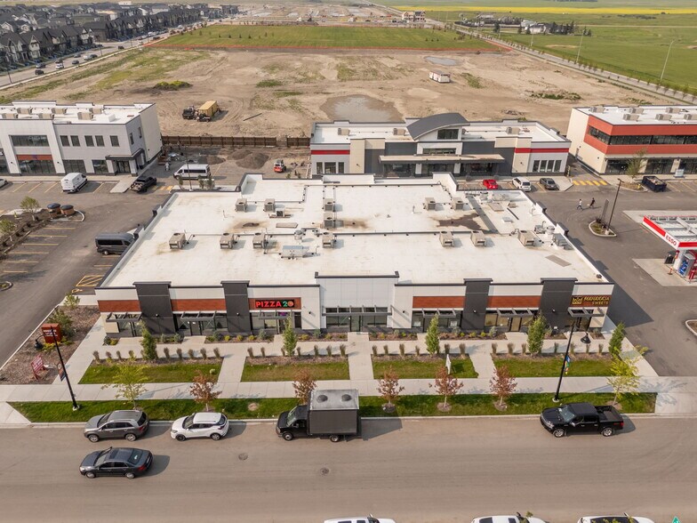 7697 84 St NE, Calgary, AB à louer - Photo de l’immeuble – Image 2 sur 4