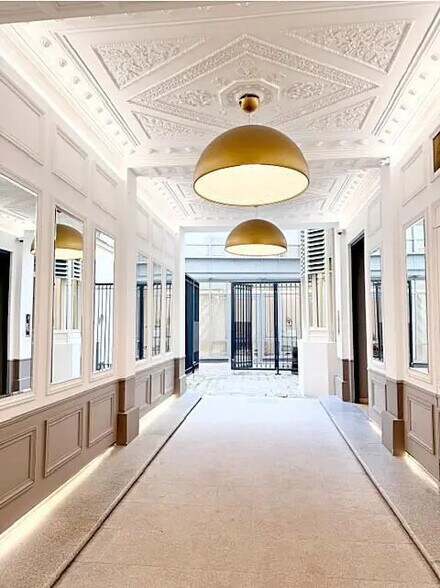 Bureau dans Paris à louer - Hall d’entrée – Image 3 sur 16