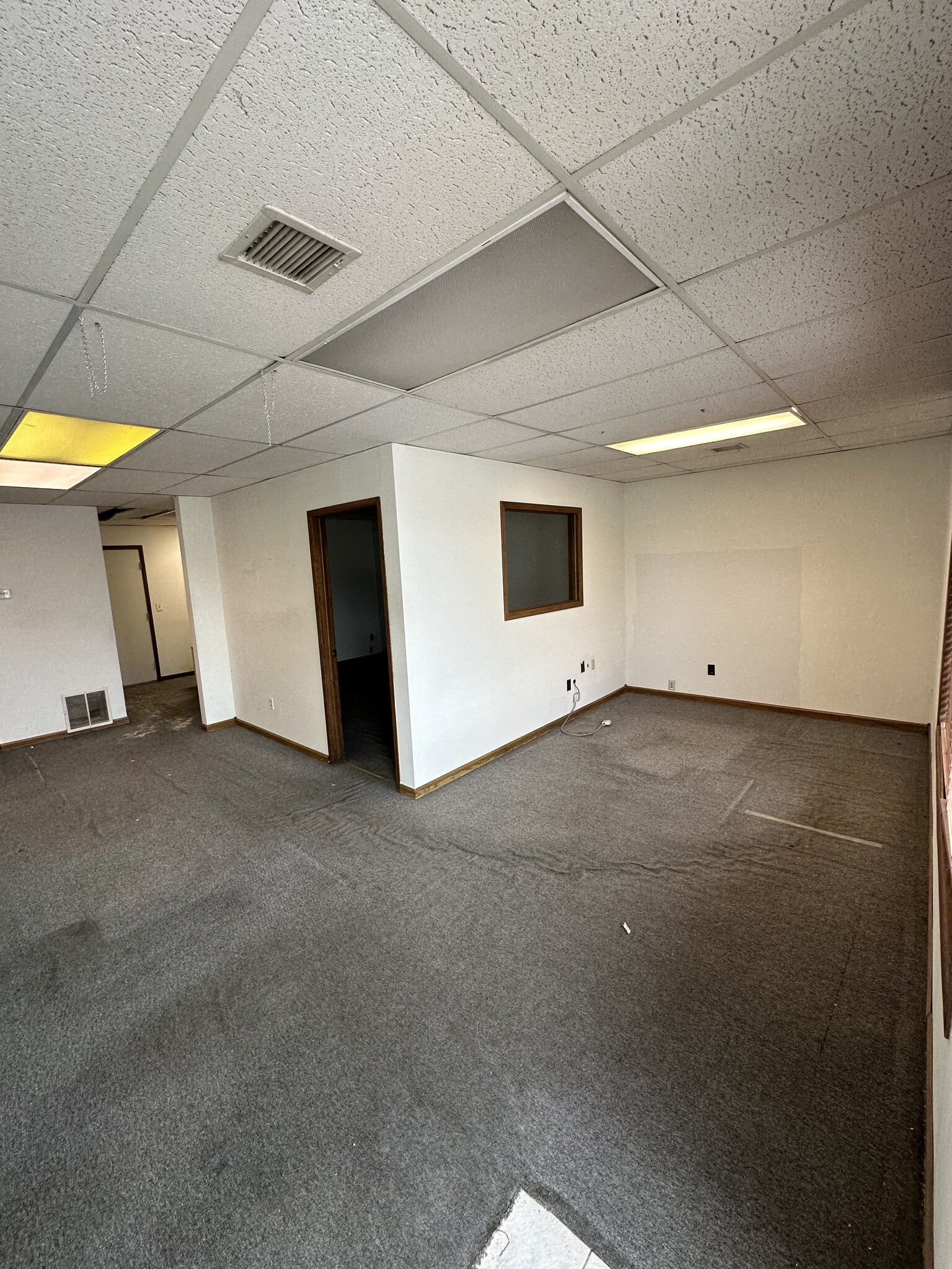 109-121 E Plaza DR, Mulvane, KS à louer Photo intérieure– Image 1 sur 3