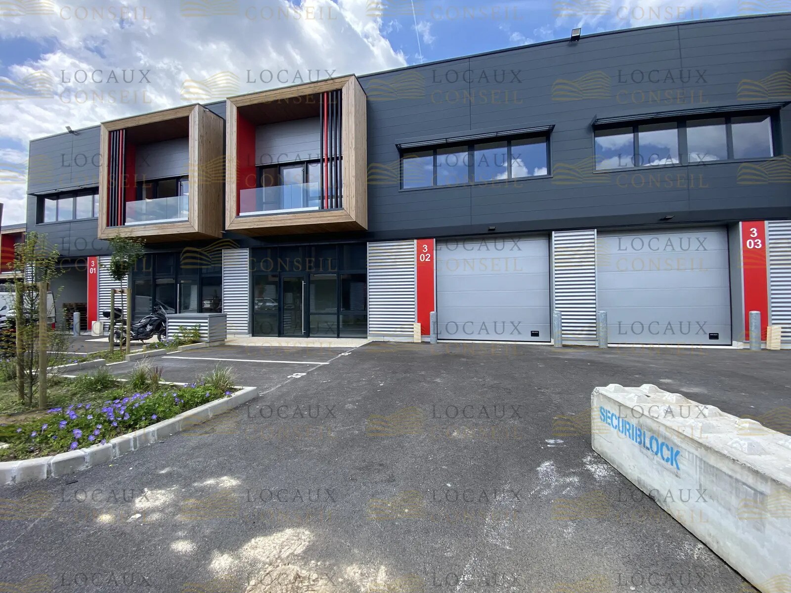 Local d’activités dans Éragny à louer Photo de l’immeuble– Image 1 sur 4