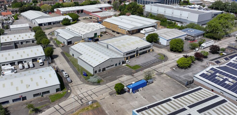 Decoy Rd, Worthing à louer - Photo de l’immeuble – Image 2 sur 3