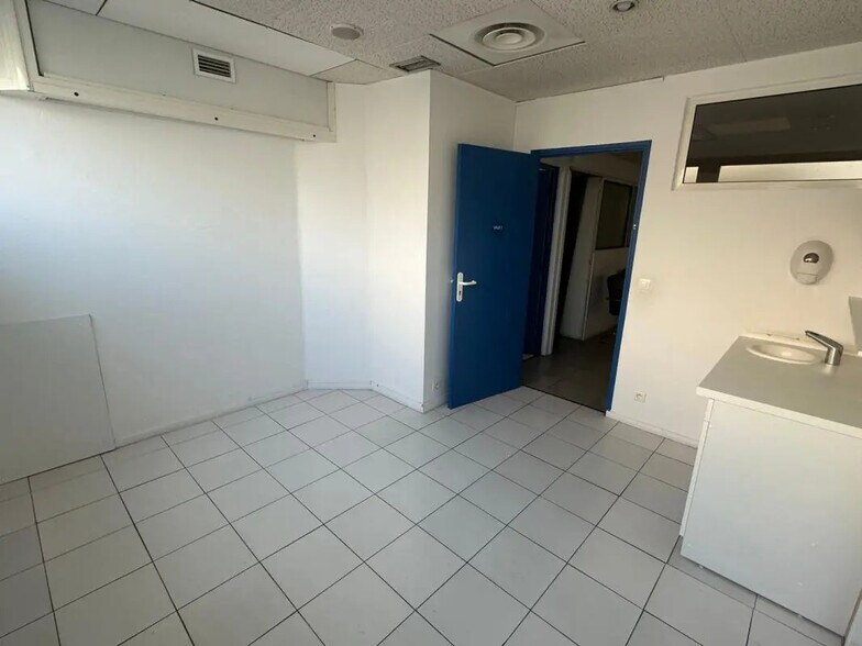 Local commercial dans Saint-Tropez à vendre - Photo de l’immeuble – Image 3 sur 5