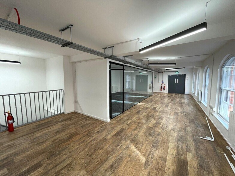 2-6 The Broadway, Nottingham à louer - Photo de l’immeuble – Image 3 sur 5