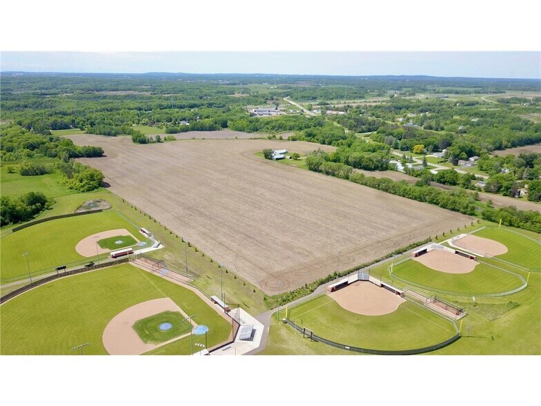 3758 County Road 74, Saint Cloud, MN à vendre - Photo principale – Image 1 sur 1