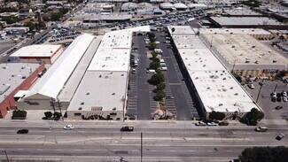Plus de détails pour 7306-7344 Laurel Canyon Blvd, North Hollywood, CA - Industriel/Logistique à louer