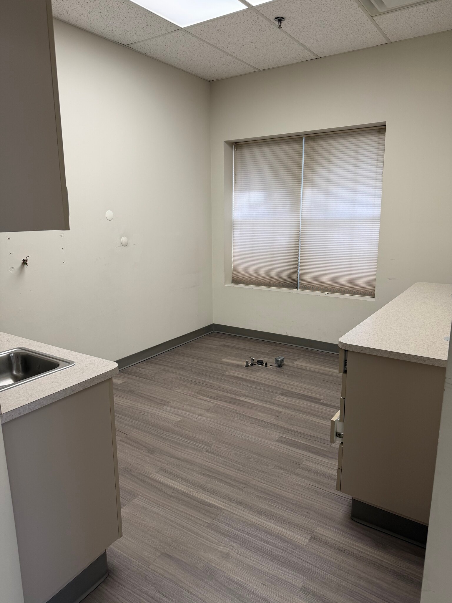 215 Hallock Rd, Stony Brook, NY à louer Photo intérieure– Image 1 sur 10