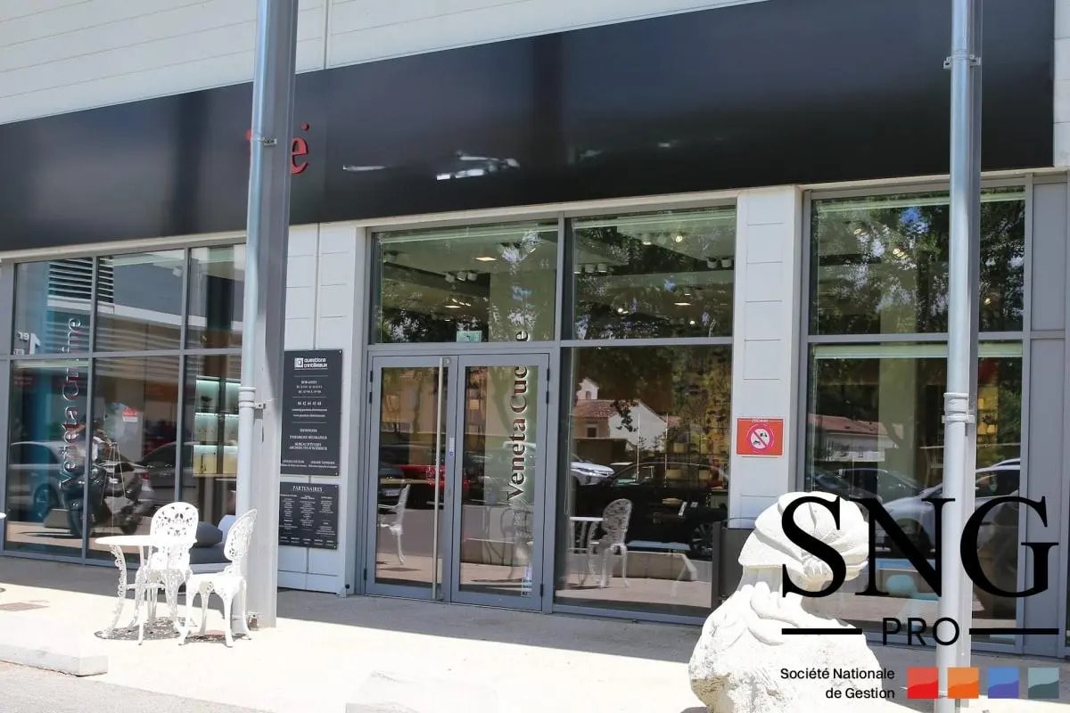 Local commercial dans Le Tholonet à louer Photo de l’immeuble– Image 1 sur 6