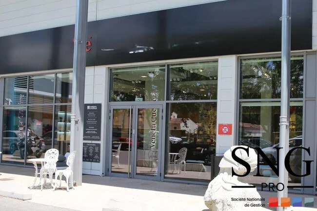 Plus de détails pour Local commercial à louer