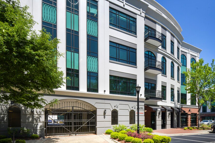 2235 Gateway Access Pt, Raleigh, NC à louer - Photo de l’immeuble – Image 2 sur 8