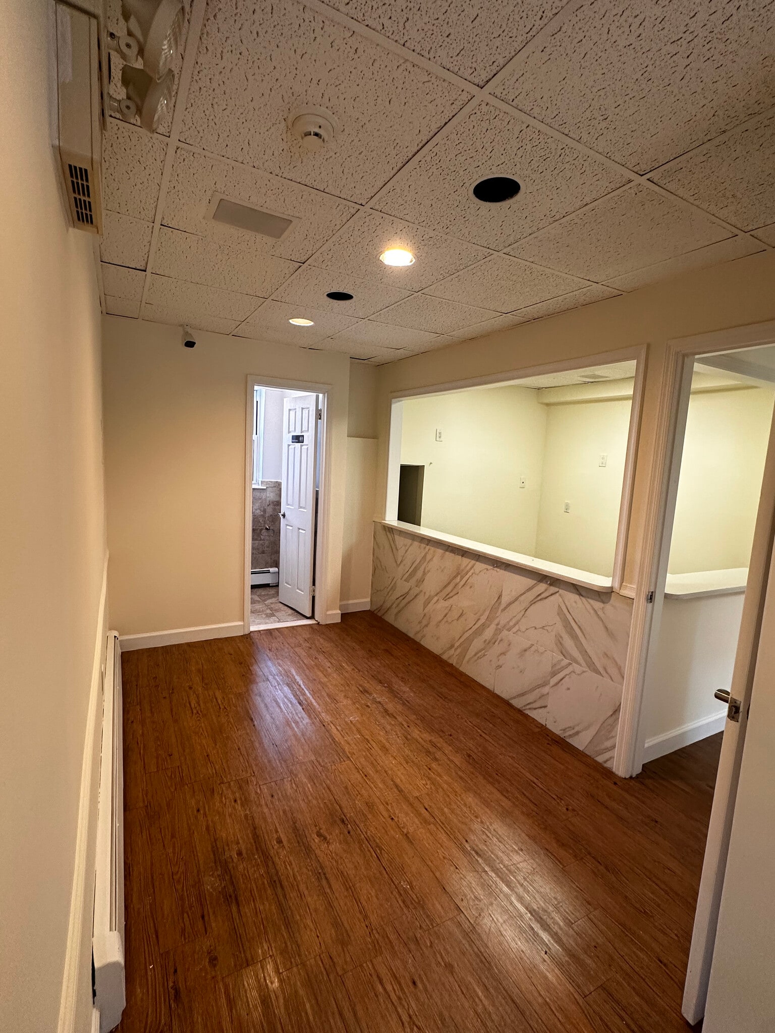 657-659 Yonkers Ave, Yonkers, NY à louer Photo intérieure– Image 1 sur 8