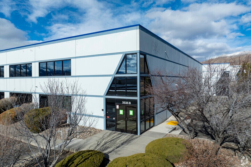 3535 Arrowhead Dr, Carson City, NV à louer - Photo principale – Image 1 sur 3