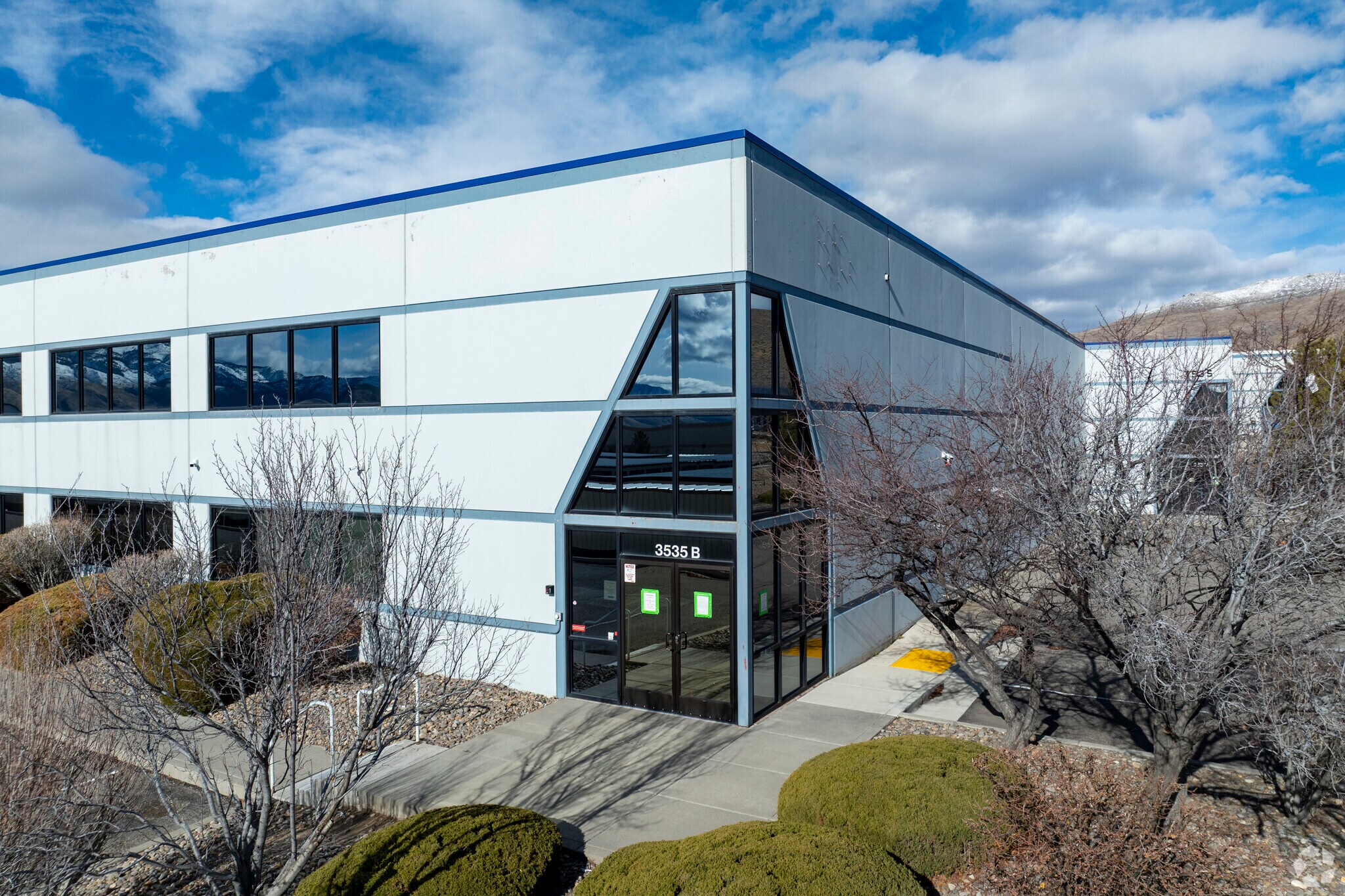 3535 Arrowhead Dr, Carson City, NV à louer Photo principale– Image 1 sur 4