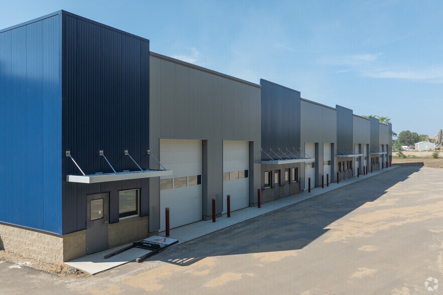 1521 Chicago Dr, Georgetown Township, MI à louer - Photo principale – Image 1 sur 4