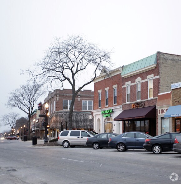101 E Front St, Wheaton, IL à louer - Photo de l’immeuble – Image 3 sur 3