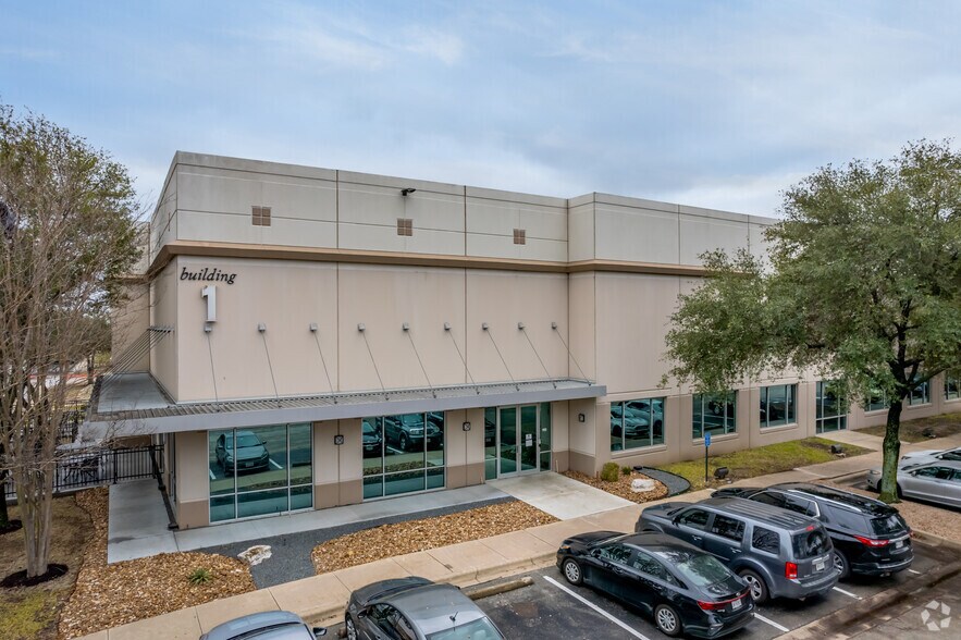 4401 Freidrich Ln, Austin, TX à louer - Photo principale – Image 1 sur 5