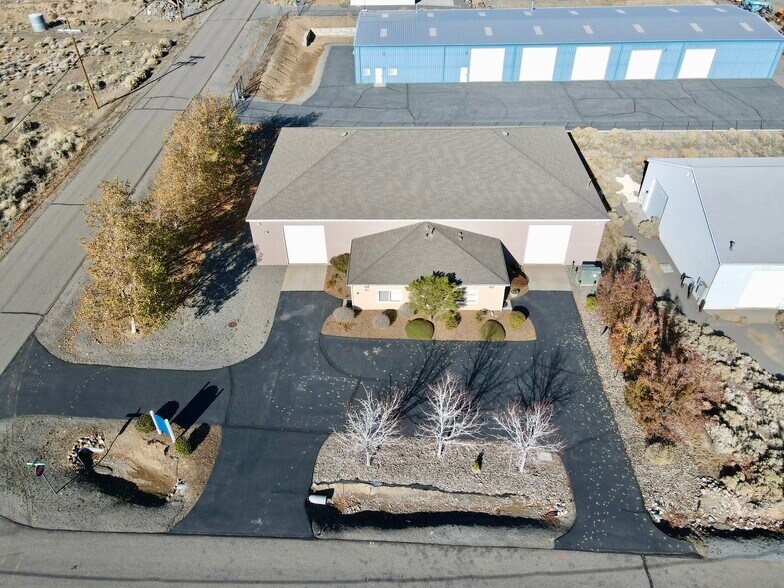42 Diamond Back Way, Carson City, NV à vendre - Photo de l’immeuble – Image 3 sur 7