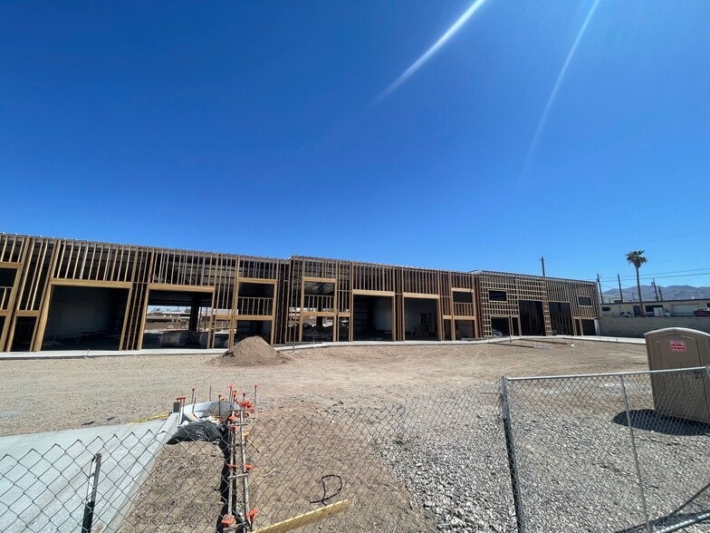 2995 Kiowa Blvd N, Lake Havasu City, AZ à louer - Photo de l’immeuble – Image 1 sur 4