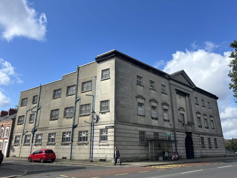 Newtownards Rd, Belfast à vendre - Photo principale – Image 1 sur 7