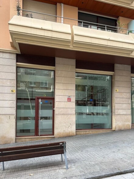 Immeuble residentiel dans Barcelone, Barcelona à vendre - Photo intérieure – Image 1 sur 15
