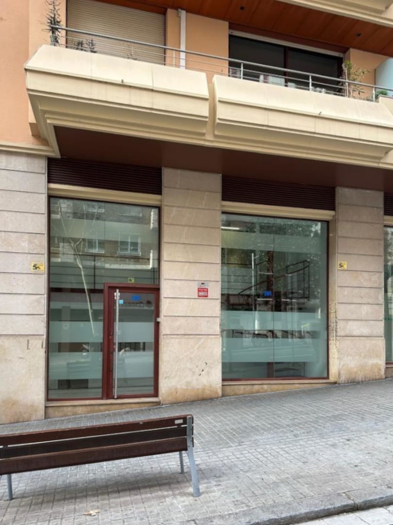 Immeuble residentiel dans Barcelone, Barcelona à vendre Photo intérieure– Image 1 sur 16