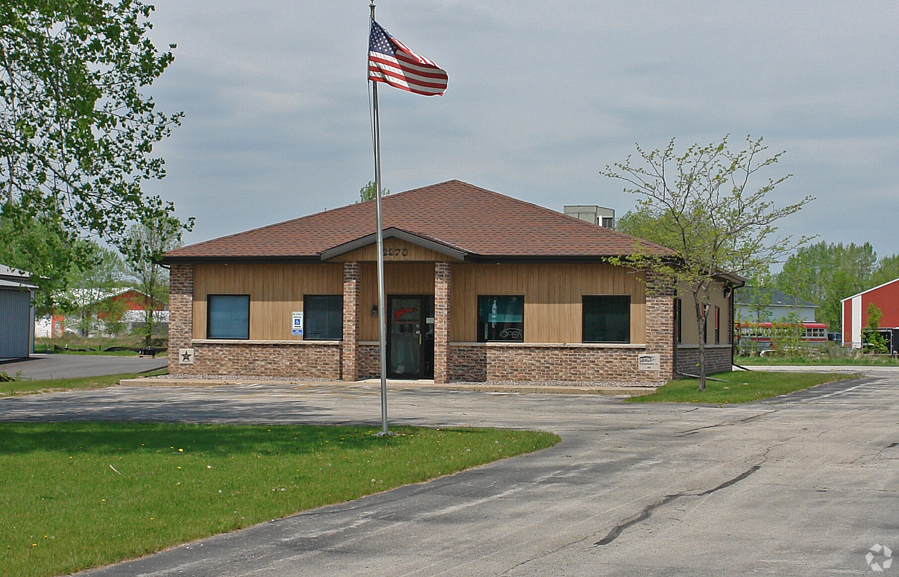 2270 Salscheider Ct, Howard, WI à vendre Photo principale– Image 1 sur 41