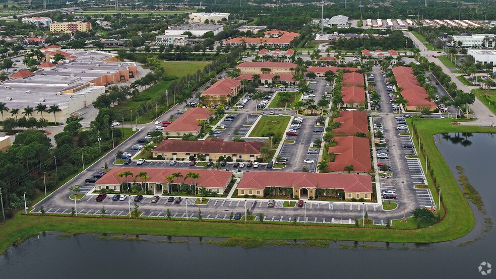 567 NW Lake Whitney Pl, Port Saint Lucie, FL à vendre - Aérien – Image 3 sur 15