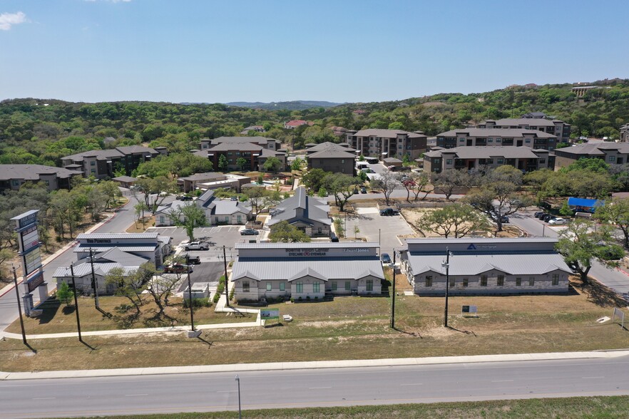 27511 W IH-10, Boerne, TX à vendre - Photo de l’immeuble – Image 3 sur 10