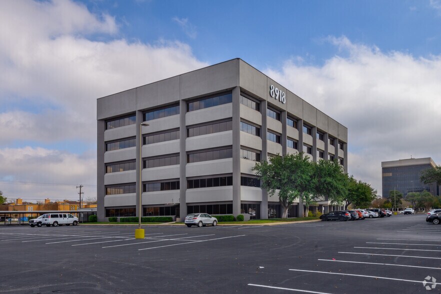 8918 Tesoro Dr, San Antonio, TX à louer - Photo principale – Image 1 sur 7