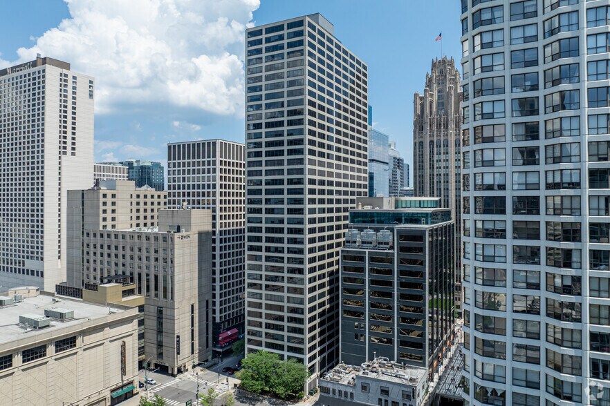 444 N Michigan Ave, Chicago, IL à louer - Photo principale – Image 1 sur 11