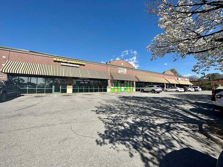 101 E Unaka Ave, Johnson City, TN à louer - Photo de l’immeuble – Image 1 sur 3