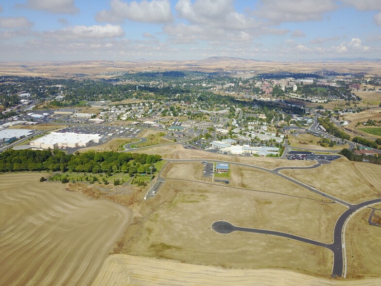 2010 SE Grande Ronde Ct, Pullman, WA à vendre - Aérien – Image 2 sur 4