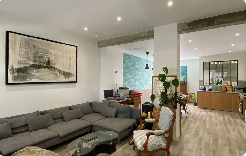 Local commercial dans Saint-Cloud à vendre Photo intérieure– Image 1 sur 4